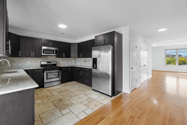 Photo - 458 Pacific Ave Condo Unit 2