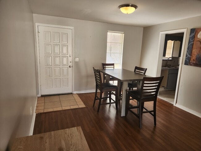 Dining Area - 1713 El Camino Rd Unit 5