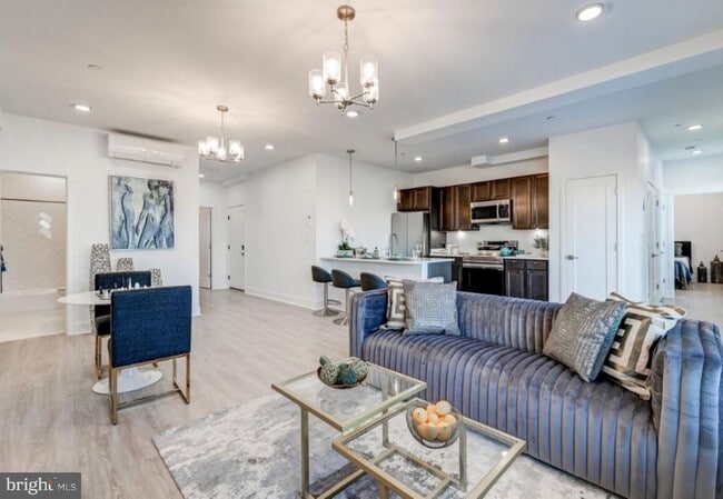 Photo - 601 S Broadway Unidad 405