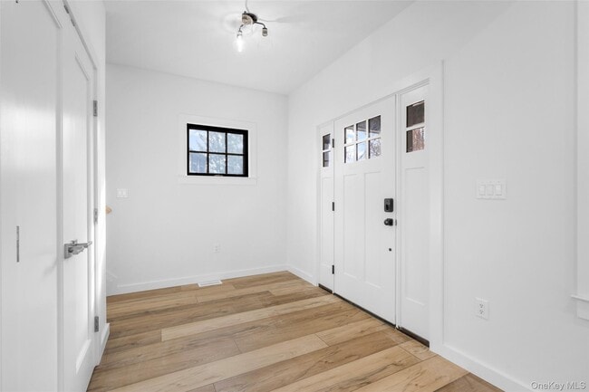 27 Choate Ln
