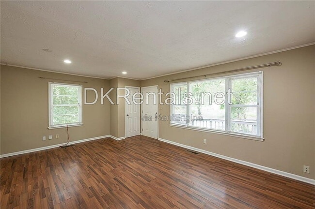 Photo - 808 Meadow Pl