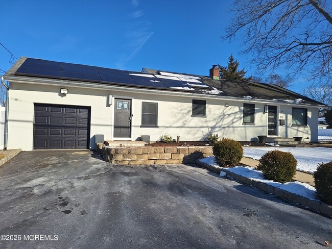 Building Photo - 373 Pine St