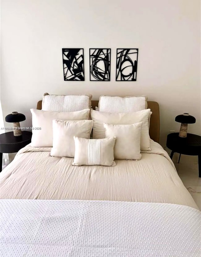 Photo - 300 Biscayne Boulevard Way House