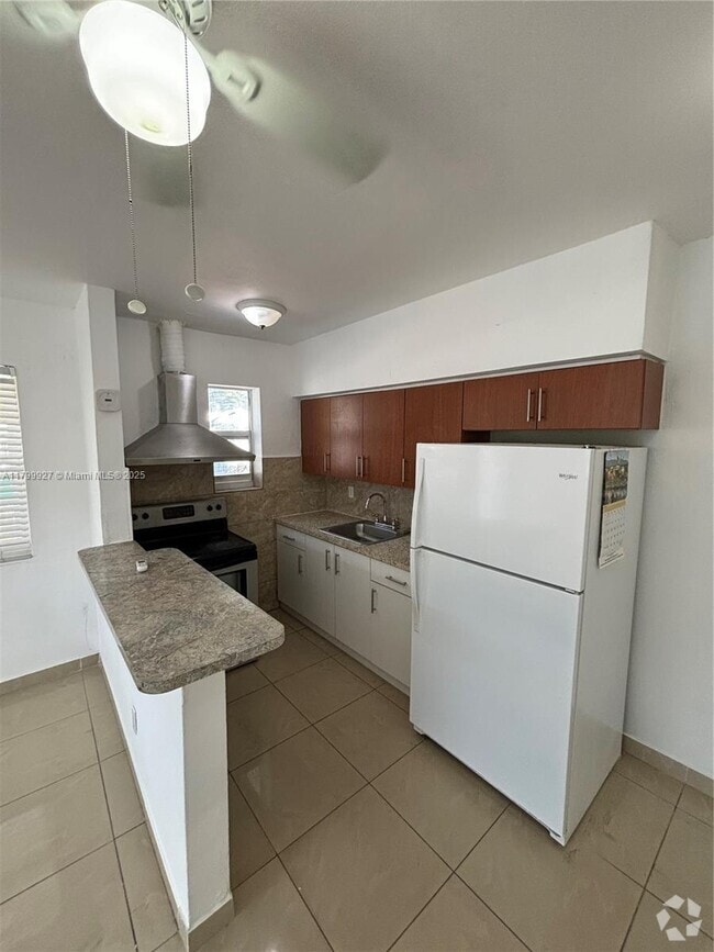 Building Photo - 520 NW 97th St Unit 522 Rental
