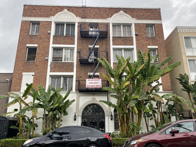 Charming Brick Building - 545 S Hobart Blvd Apartments