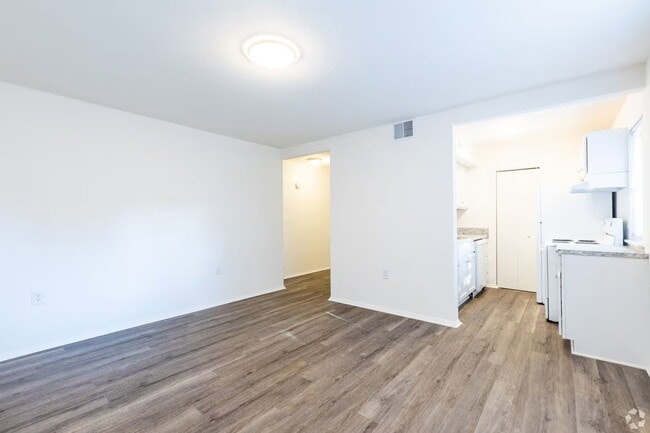 Photo - 6436 Elkhardt Rd Unit Apartment Q