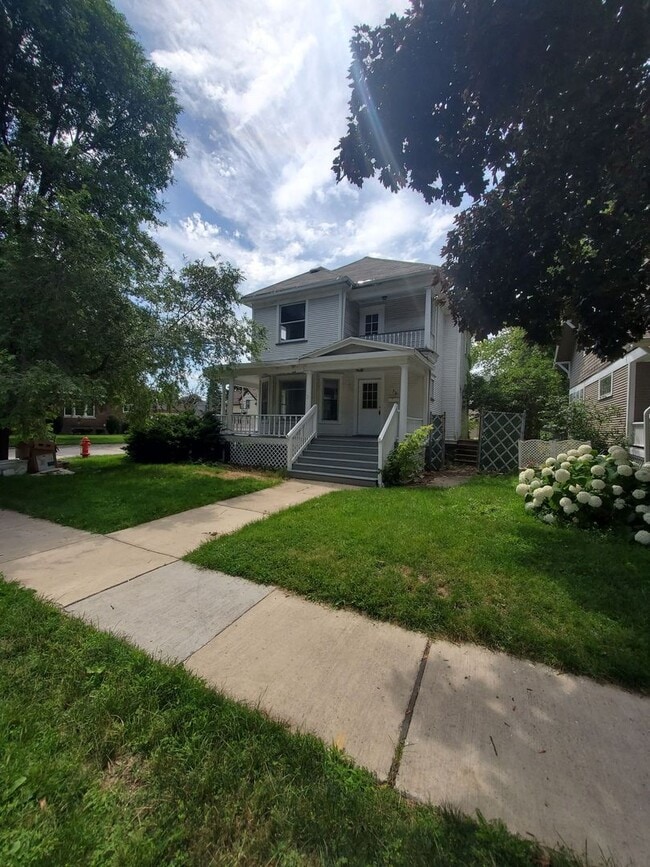 Building Photo - 6526 22nd Ave