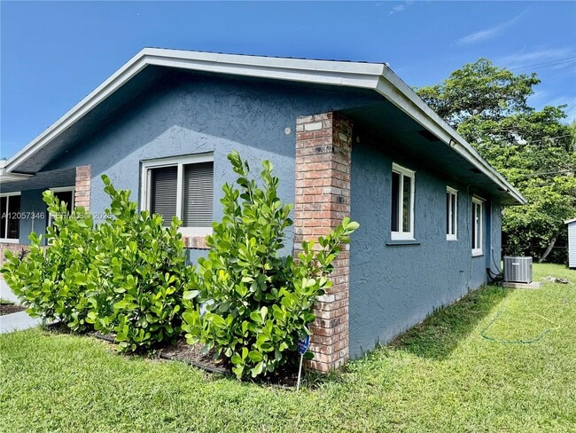 Photo - 320 Holloway Dr Unit 0