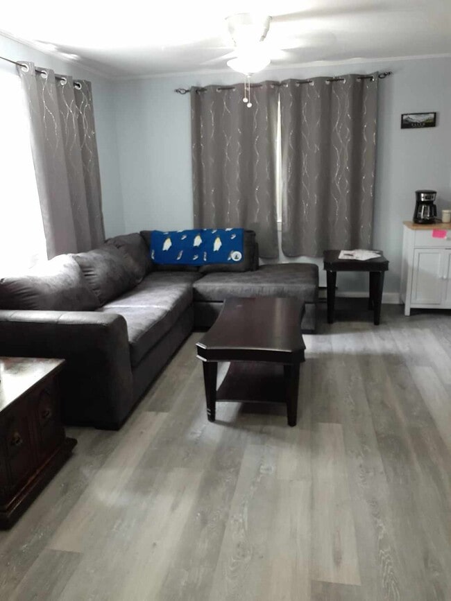 Building Photo - 46 Willow St