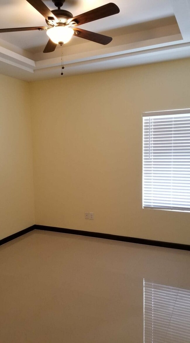 Photo - 709 E La Cantera Ave