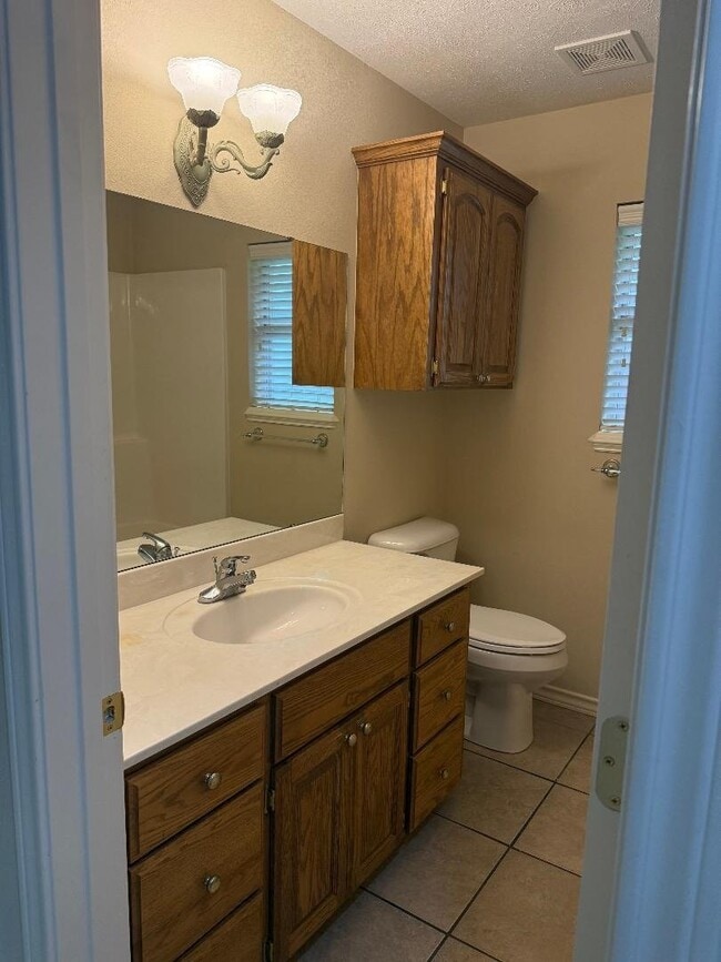 Photo - 2405 Tyler Ln