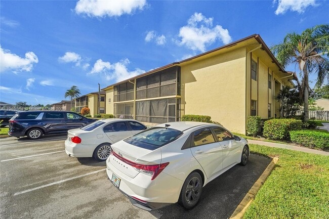 Photo - 10035 Winding Lake Rd Unit 204