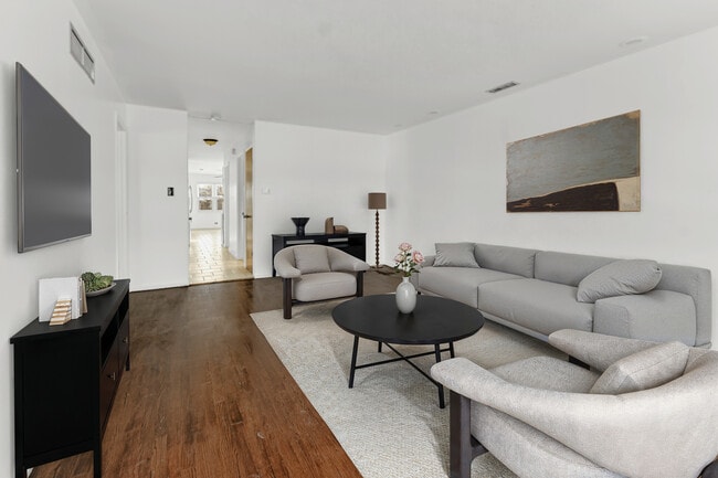 Photo - 403 Prairie Ave