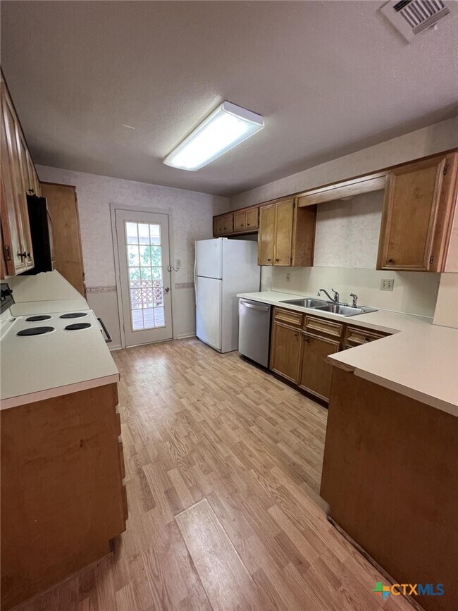 Photo - 2104 Terrace Dr