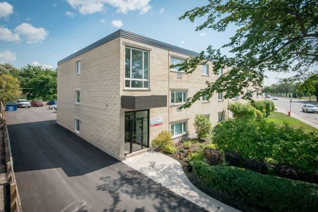 Building Photo - Laval Apartments Unit 891