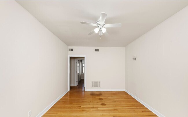 Photo - 555 W Aldine Ave Unit 552-N3