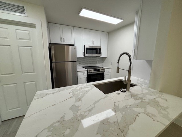 Building Photo - 2121 Fountain View Dr Unit 83