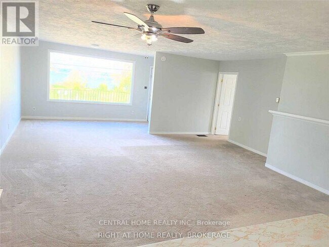 Photo - 255 Bayview Ave