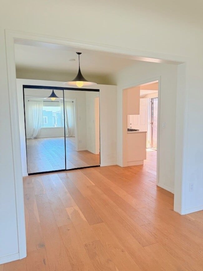 Photo - 1/2 OFF FIRST MONTH! BEAUTIFUL & SPACIOUS ... Unit 2202