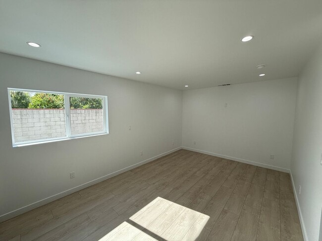 Photo - Bassett Properties Unit 16916