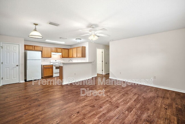 Photo - 532 Paulling Dr