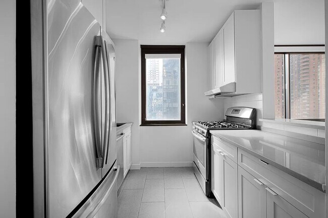 460 W 42nd St Unit 28C