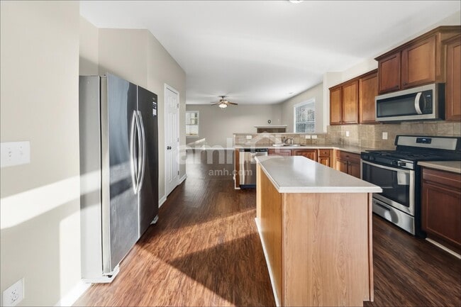 55 Palisades Dr