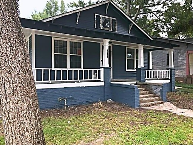 Photo - 1201 Robinson St