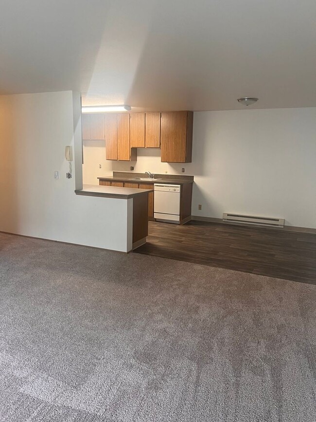 Lakeview Court Apartments