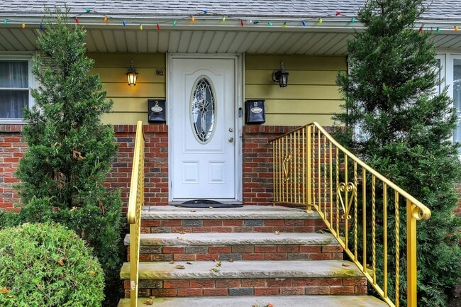 Photo - 130 Mt Vernon St