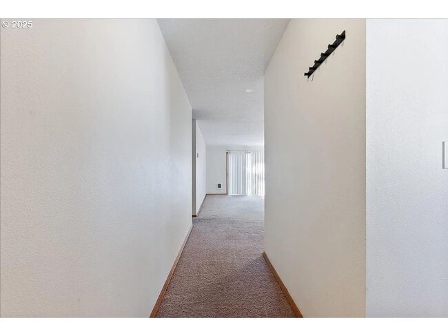 Photo - Lovely Gresham Duplex; Great Location!