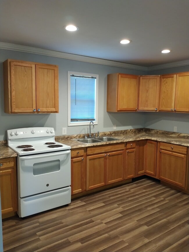 Photo - 185 George Thomas Rd
