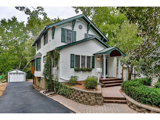 Building Photo - 4212 France Ave S
