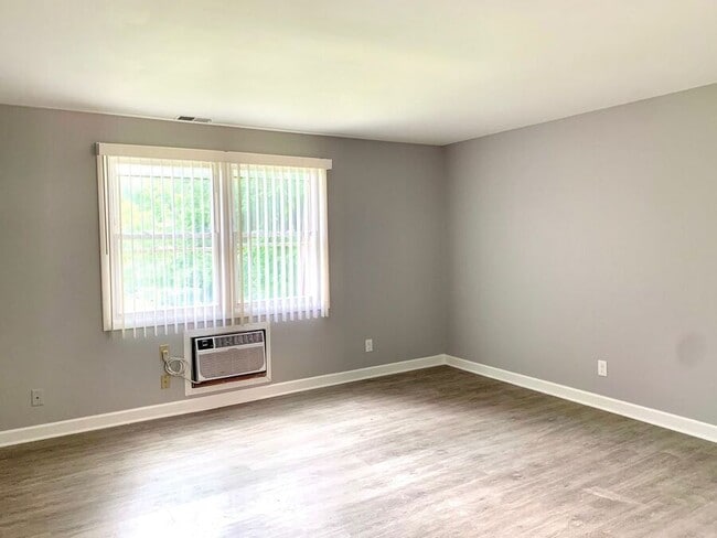 Photo - 354 Mayfield Ave Unit B