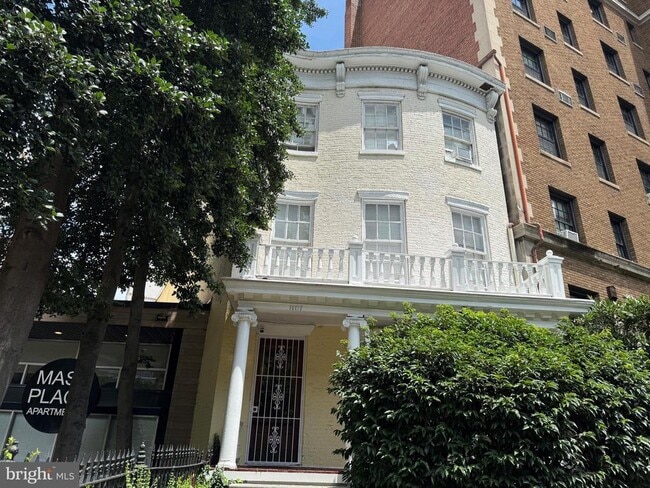 Building Photo - 1107 Massachusetts Ave NW Rental