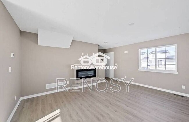 Photo - 102 E Sycamore St