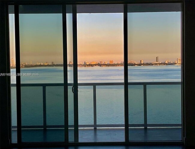 Photo - 600 NE 27th St Unidad 1602