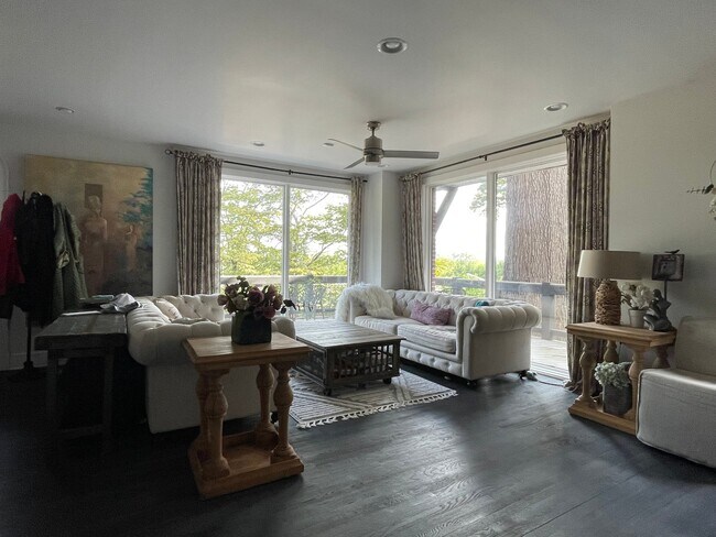 Photo - 762 Clemont Dr NE