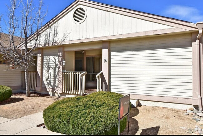 Building Photo - 3095 Shoshone Plz Unit 5f Rental