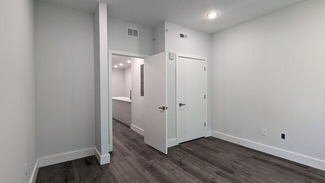 Photo - 2252 N Delhi St Unidad 3