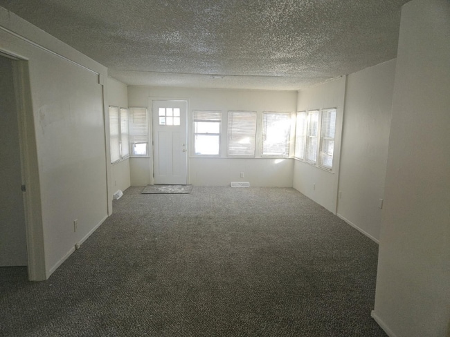 Photo - 1852 Beechmont St