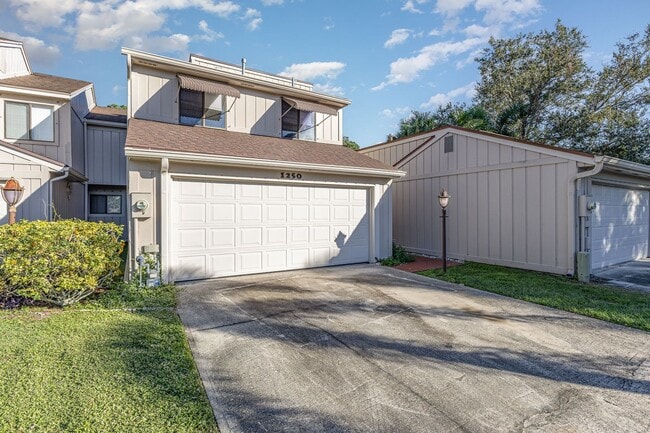 Photo - 1250 Admiralty Blvd House