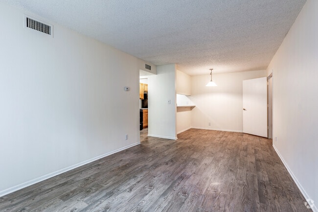 The Sand - 1BR, 1BA - 634SF - Living Room & Dining Room