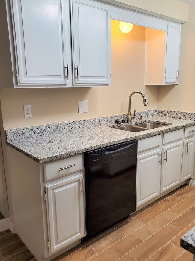 Photo - 11130 N Stratford Dr