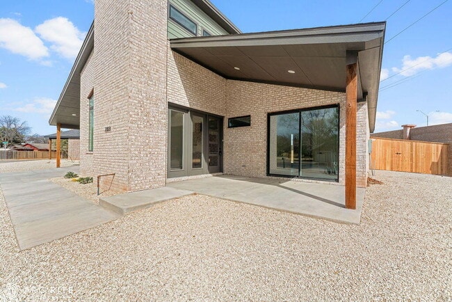 Photo - 2303 Toledo Ave