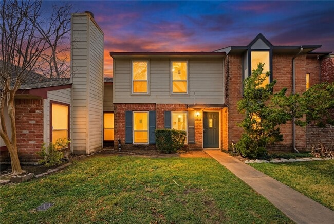 Building Photo - 9261 Westwood Village Dr Unit 51