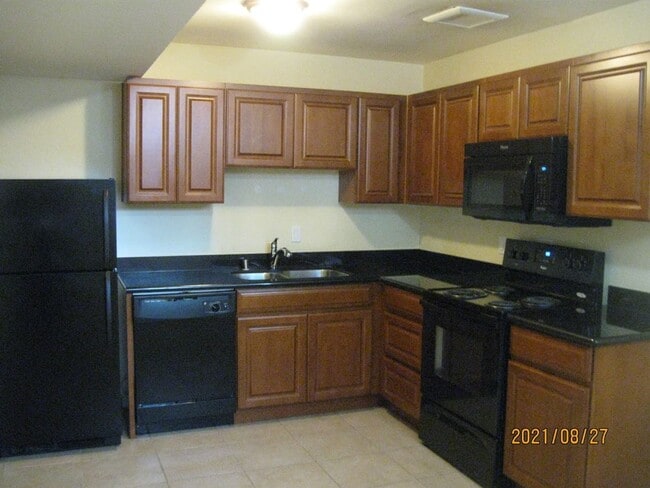 Building Photo - 1551 Building Unit BLA