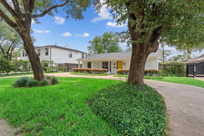 Photo - 1328 Bingle Rd