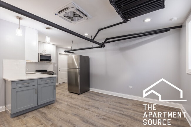 Photo - 1224 W Rosemont Ave Unit G