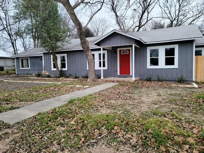 Building Photo - FOR LEASE!! Rental